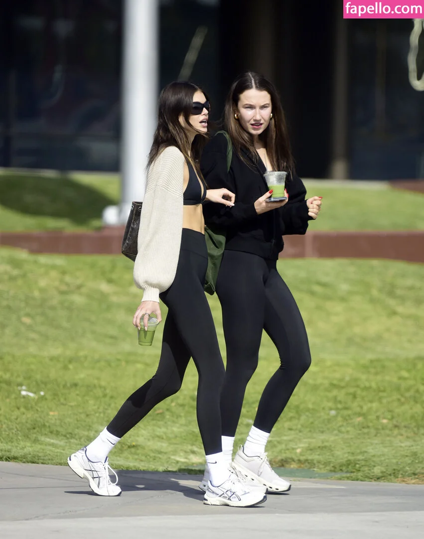 Özgü Kaya Onlyfans Photo Gallery 