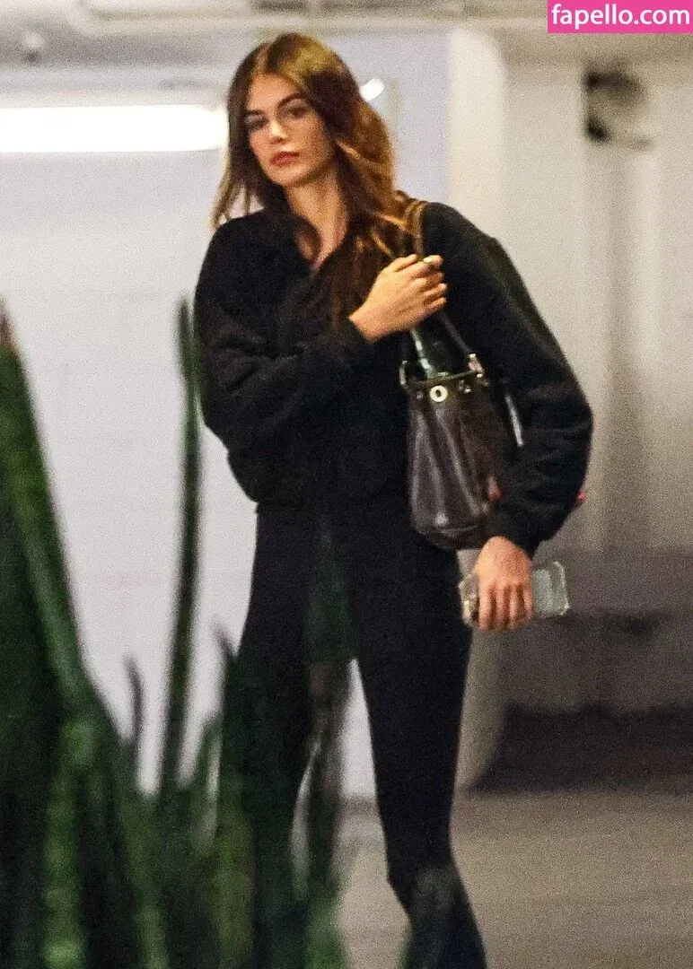 Özgü Kaya Onlyfans Photo Gallery 