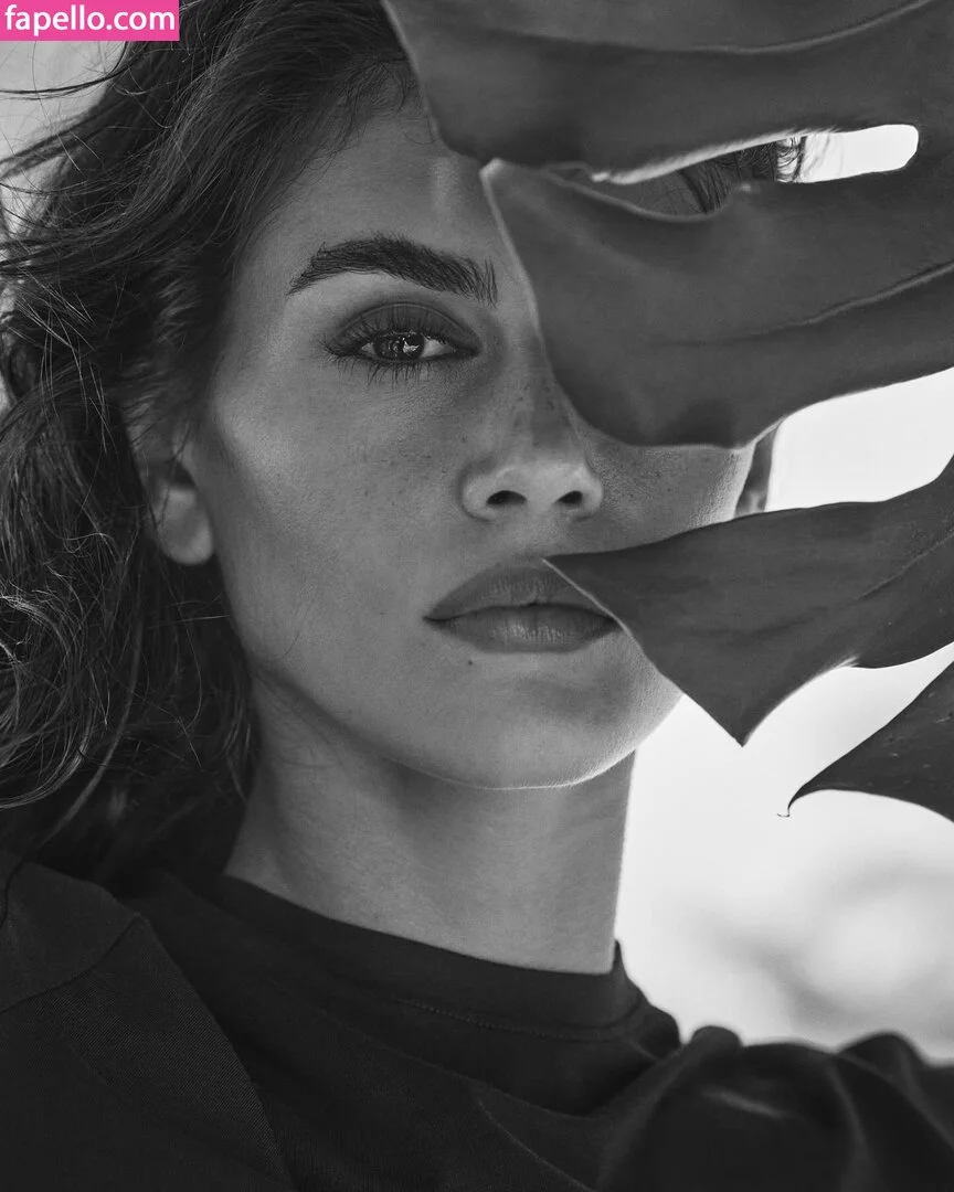 Özgü Kaya Onlyfans Photo Gallery 