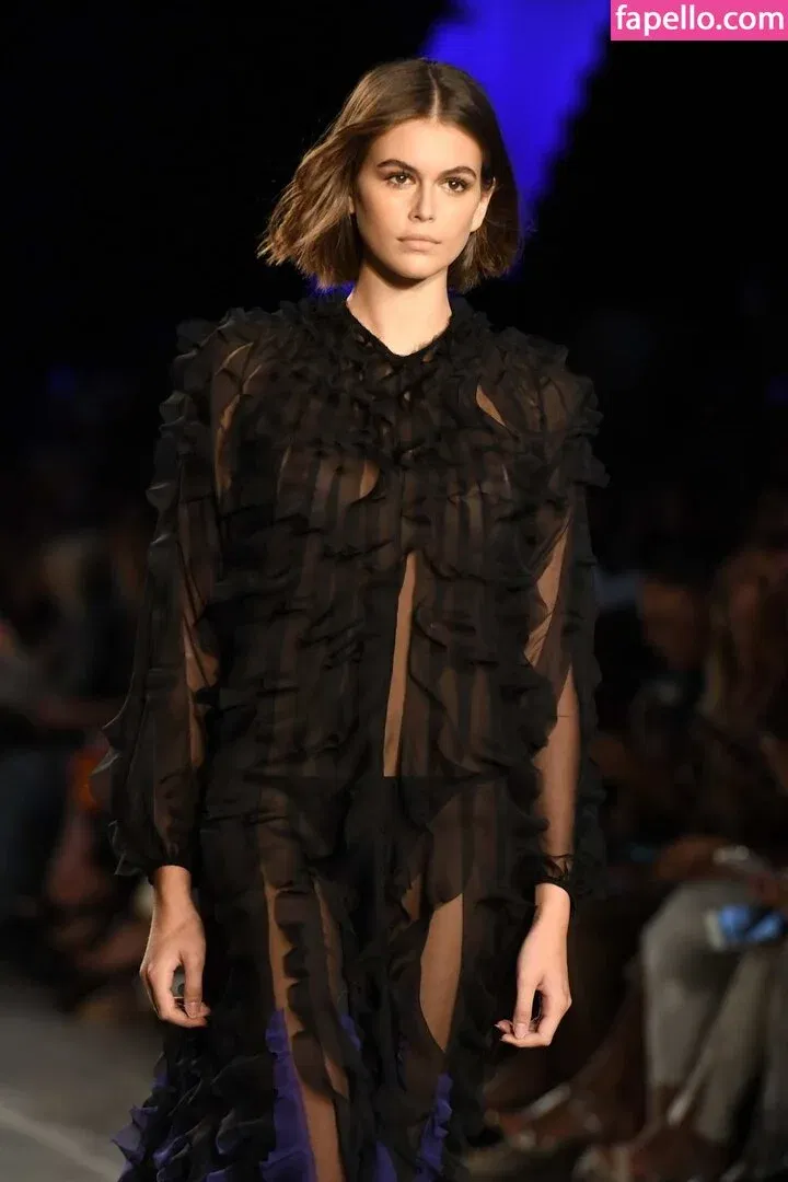 Özgü Kaya Onlyfans Photo Gallery 