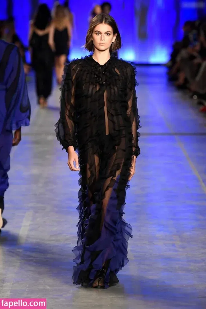 Özgü Kaya Onlyfans Photo Gallery 