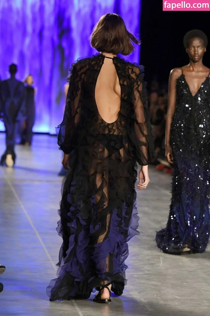 Özgü Kaya Onlyfans Photo Gallery 