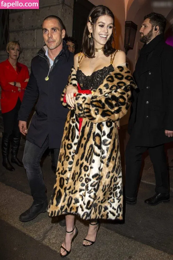 Özgü Kaya Onlyfans Photo Gallery 