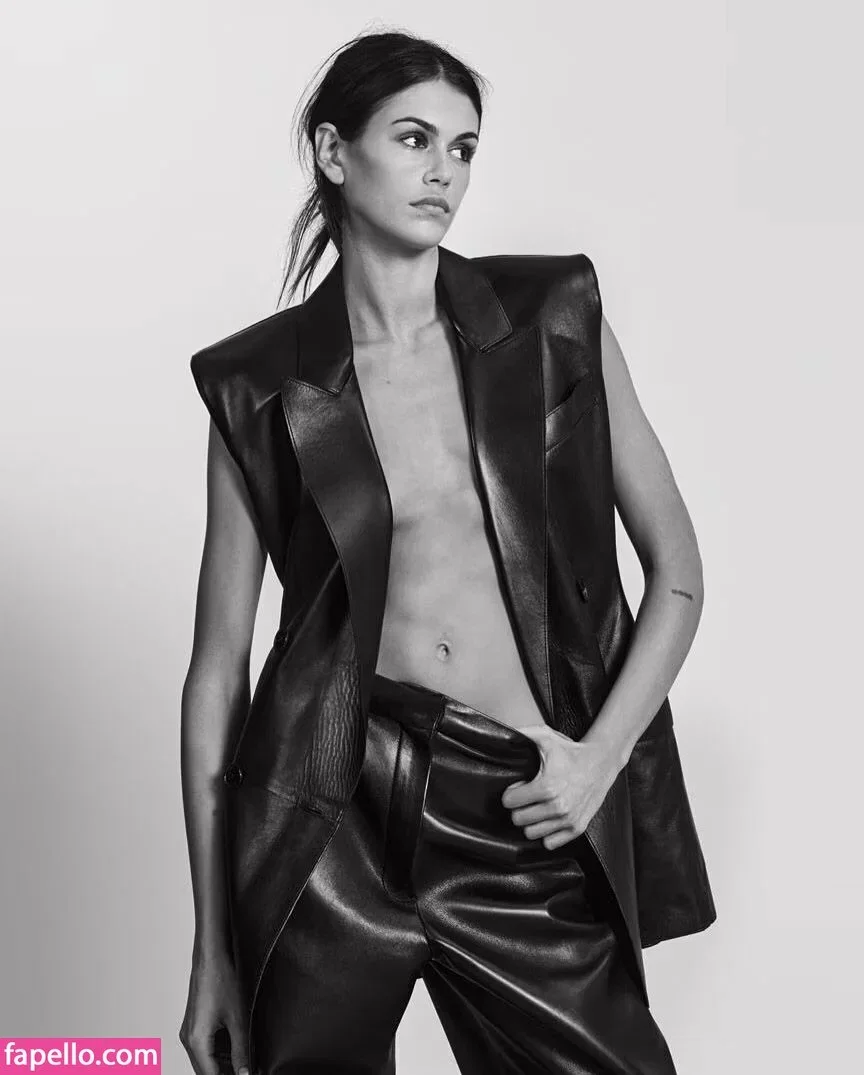 Özgü Kaya Onlyfans Photo Gallery 