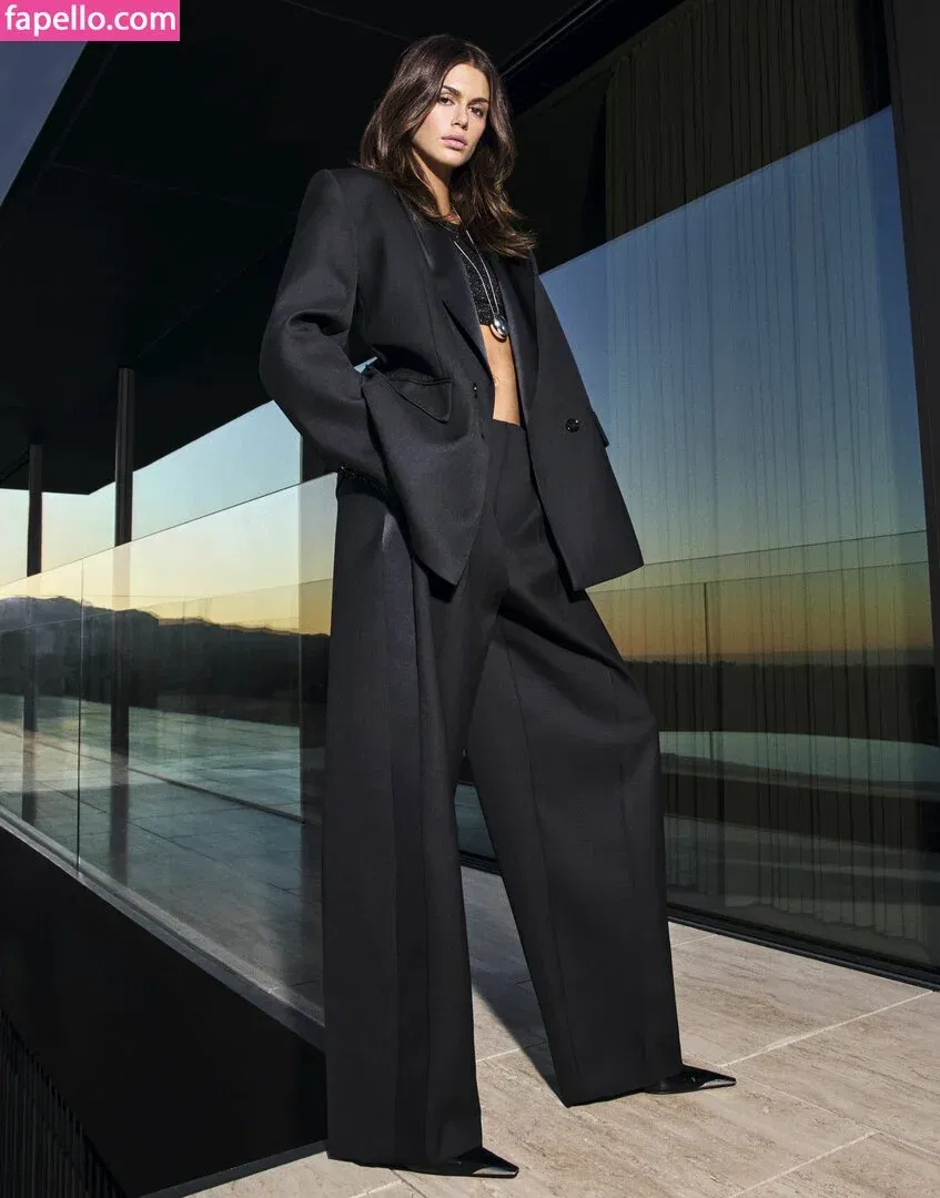 Özgü Kaya Onlyfans Photo Gallery 