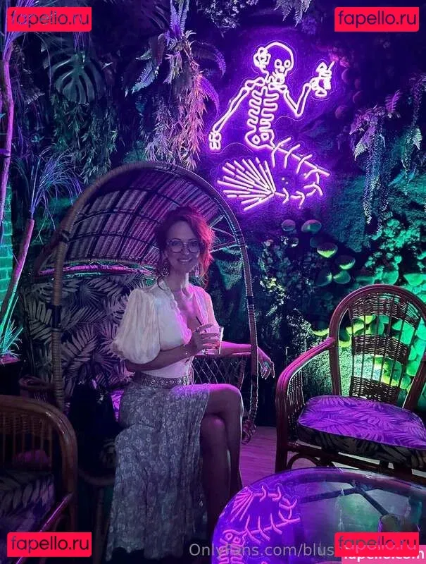 Dakota Blushing Onlyfans Photo Gallery 