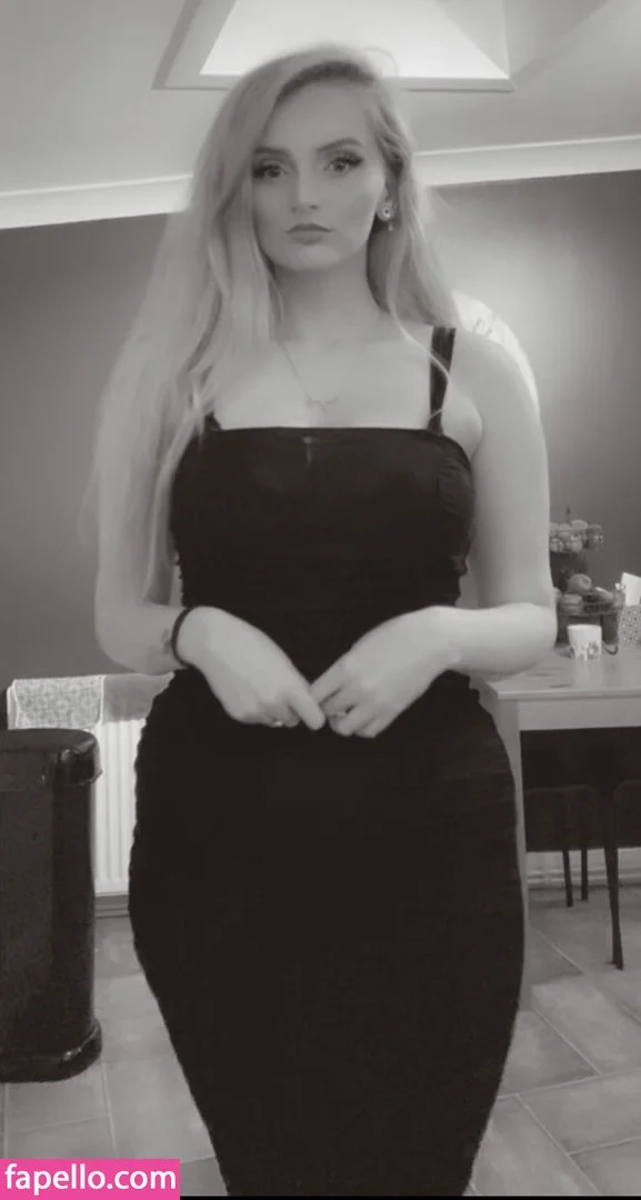 Somethingbee Onlyfans Photo Gallery 