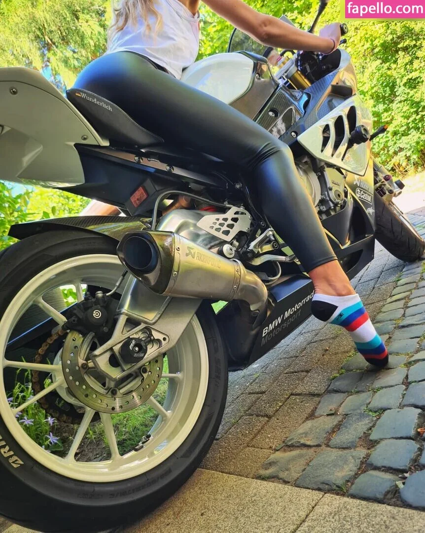 Deineemily Onlyfans Photo Gallery 