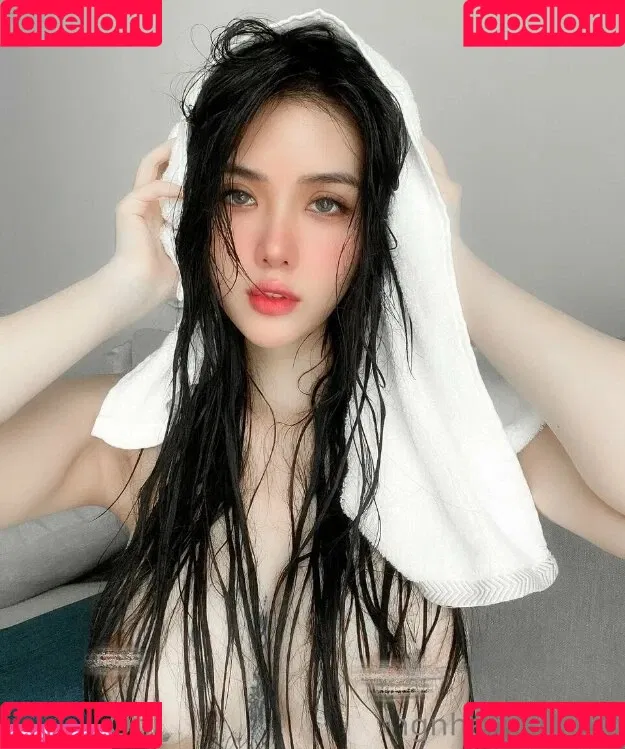 Hoàng Nhân Linh Chi Onlyfans Photo Gallery 