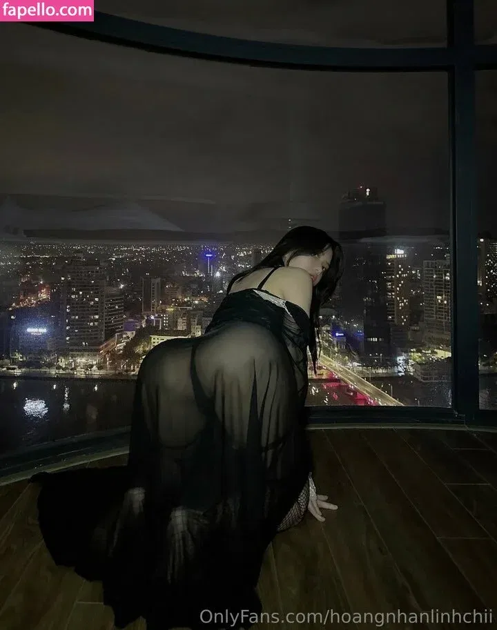 Hoàng Nhân Linh Chi Onlyfans Photo Gallery 