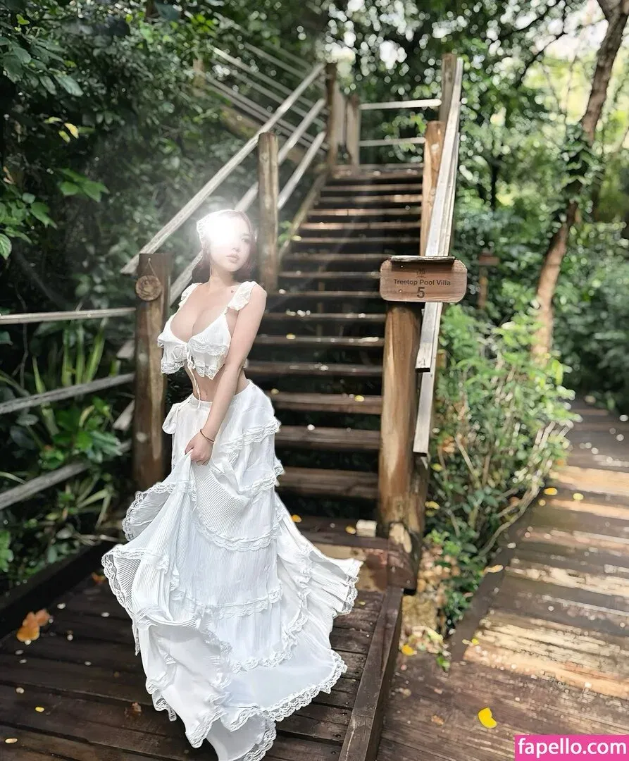 Hoàng Nhân Linh Chi Onlyfans Photo Gallery 