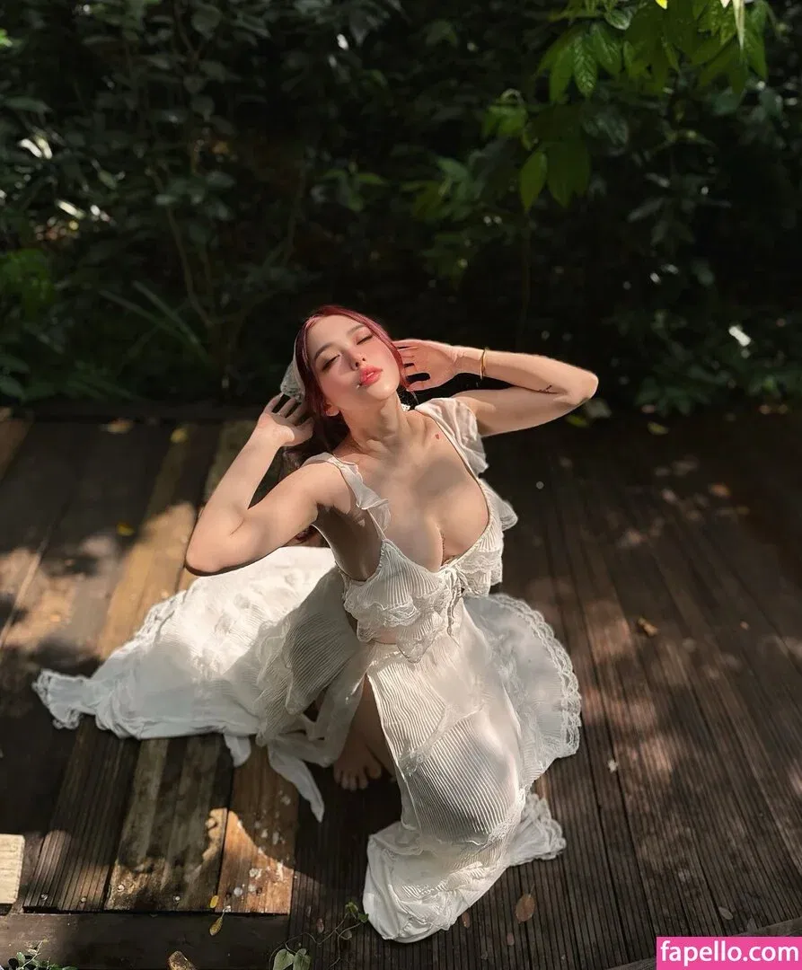 Hoàng Nhân Linh Chi Onlyfans Photo Gallery 