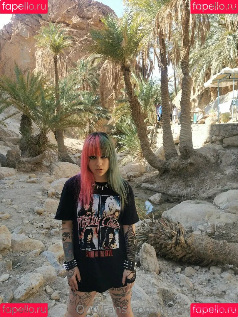 laylaemogoth Onlyfans Photo Gallery 