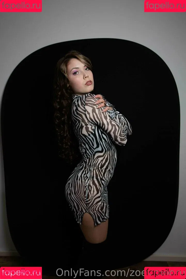 zoeymoore Onlyfans Photo Gallery 