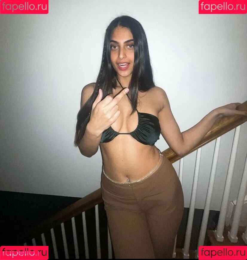 Happy Barot Onlyfans Photo Gallery 
