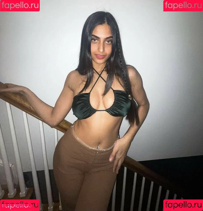 Happy Barot Onlyfans Photo Gallery 
