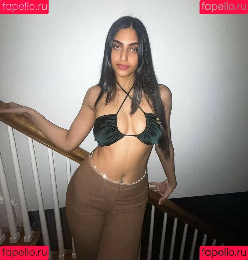 Happy Barot Onlyfans Photo Gallery 