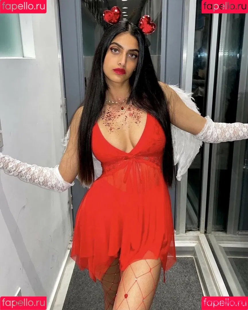 Happy Barot Onlyfans Photo Gallery 