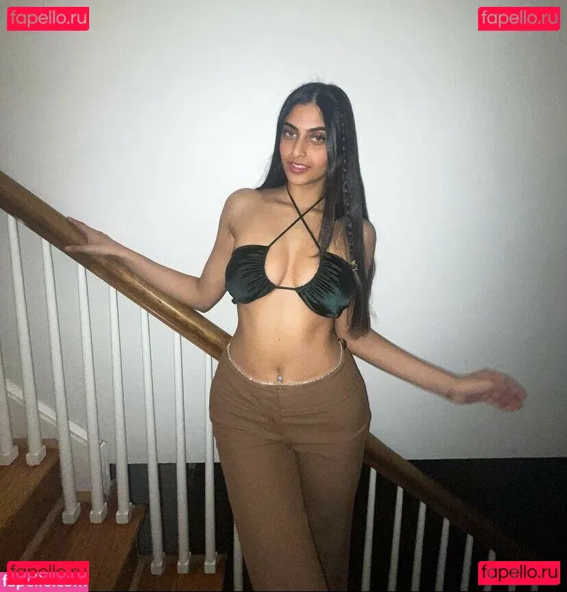 Happy Barot Onlyfans Photo Gallery 