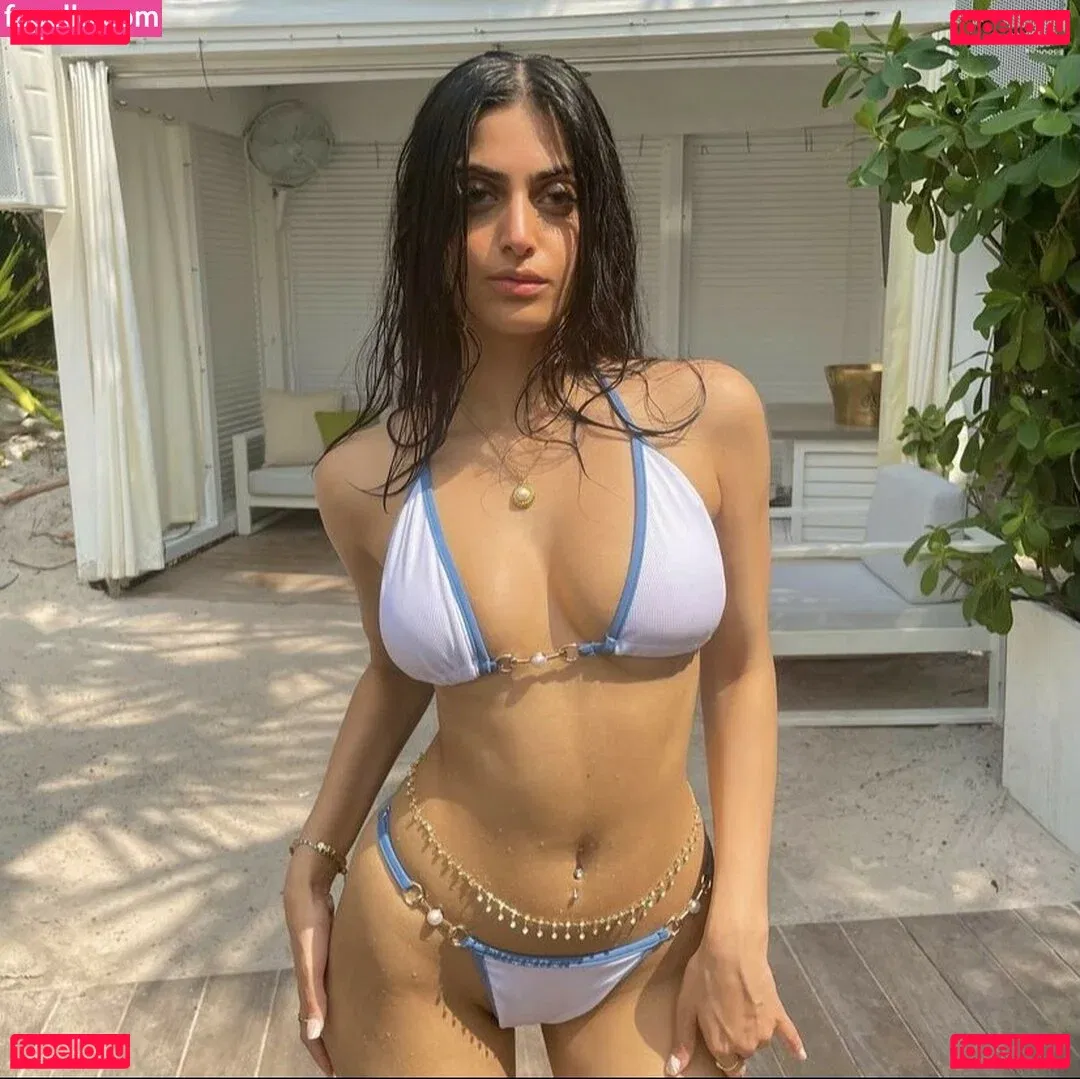 Happy Barot Onlyfans Photo Gallery 