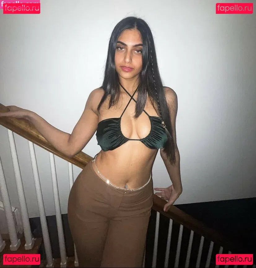 Happy Barot Onlyfans Photo Gallery 