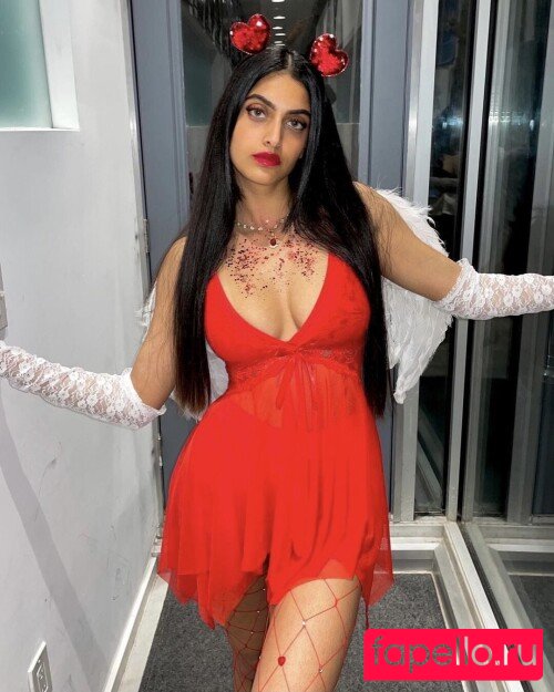 Happy Barot Onlyfans Photo Gallery 