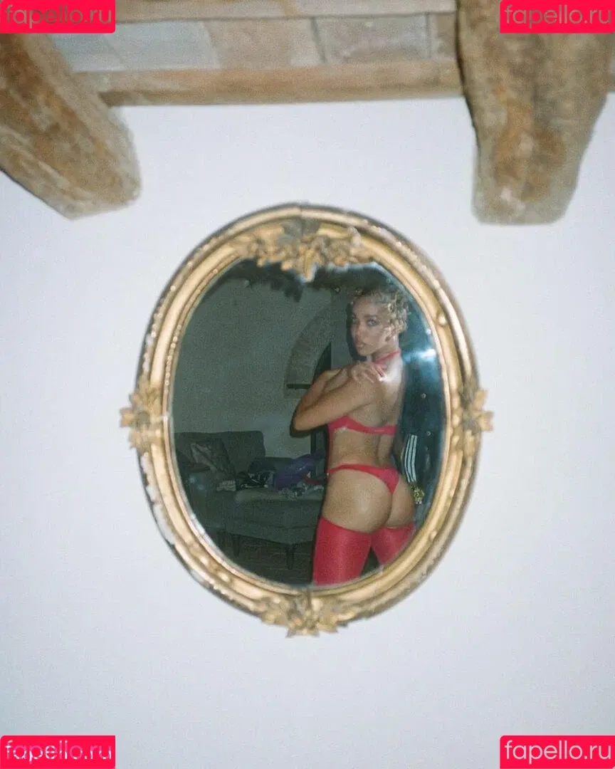 FKA Twigs Onlyfans Photo Gallery 