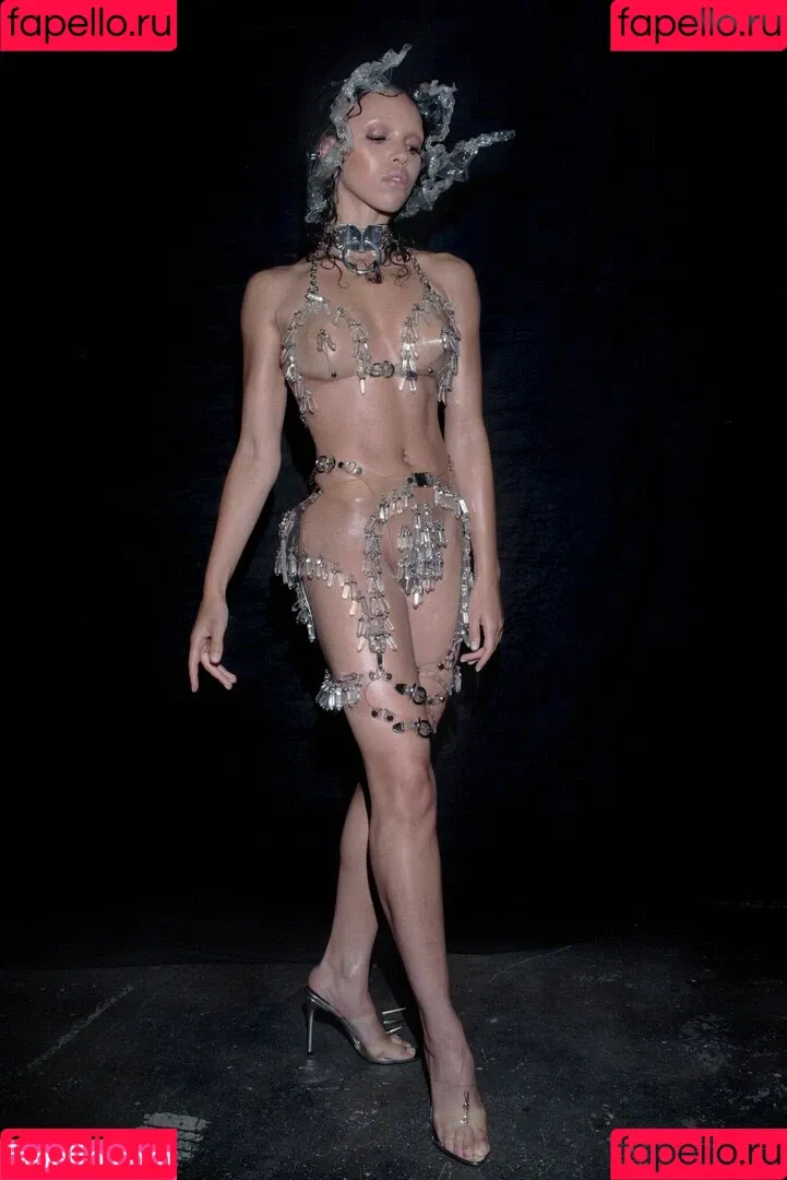 FKA Twigs Onlyfans Photo Gallery 