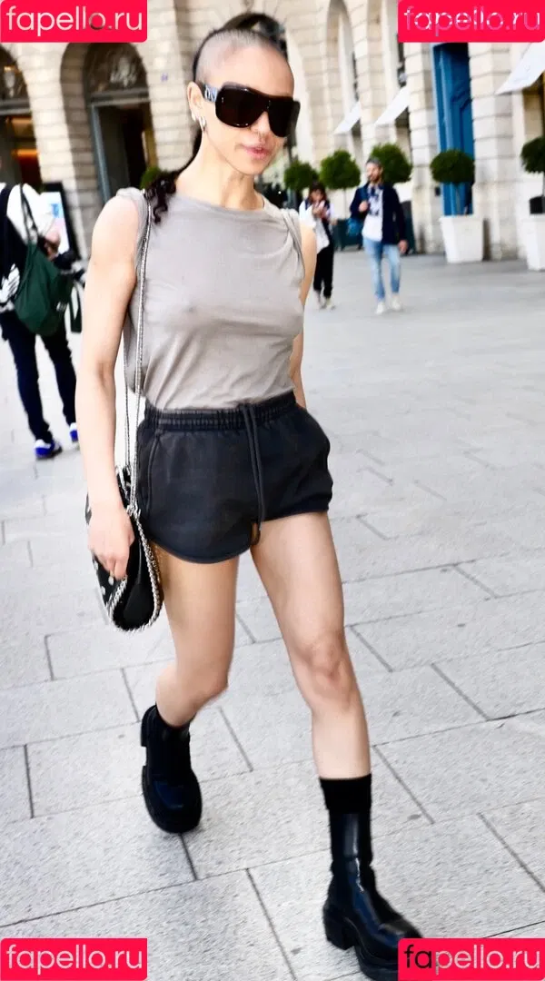 FKA Twigs Onlyfans Photo Gallery 