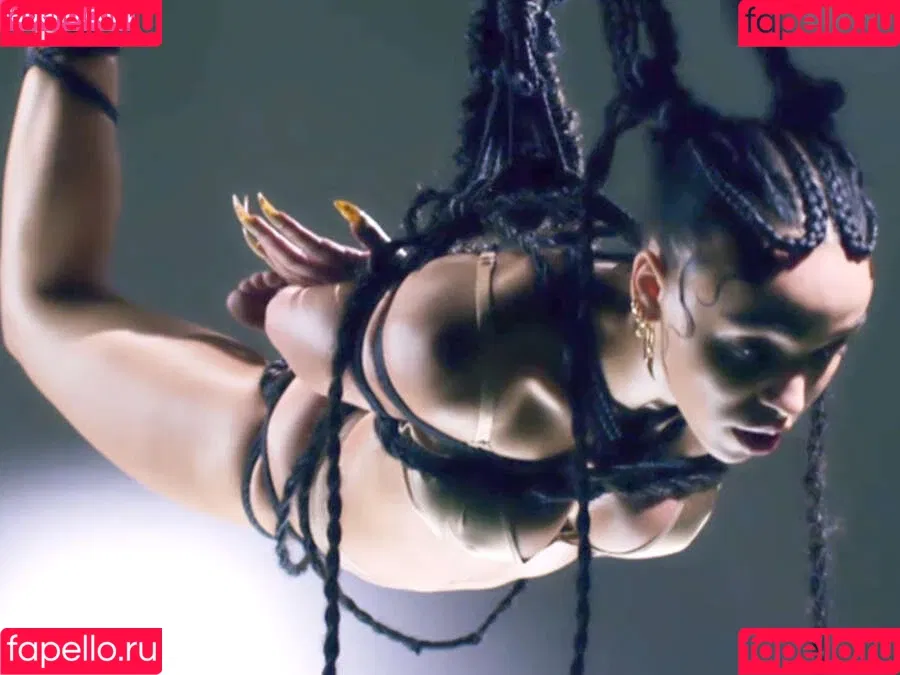 FKA Twigs Onlyfans Photo Gallery 