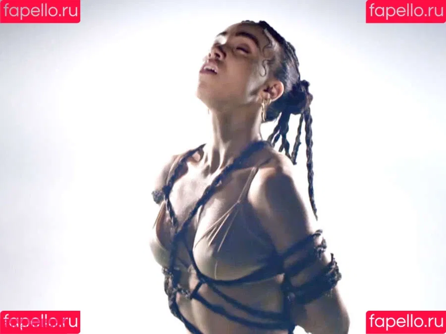 FKA Twigs Onlyfans Photo Gallery 