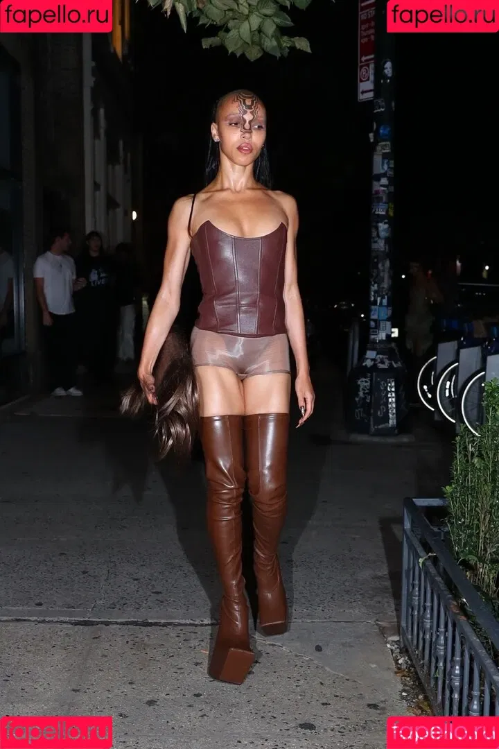 FKA Twigs Onlyfans Photo Gallery 