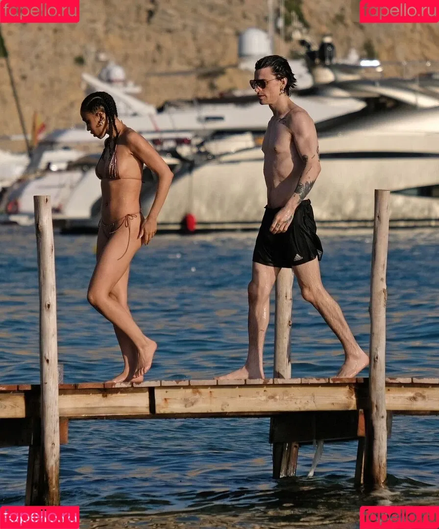 FKA Twigs Onlyfans Photo Gallery 