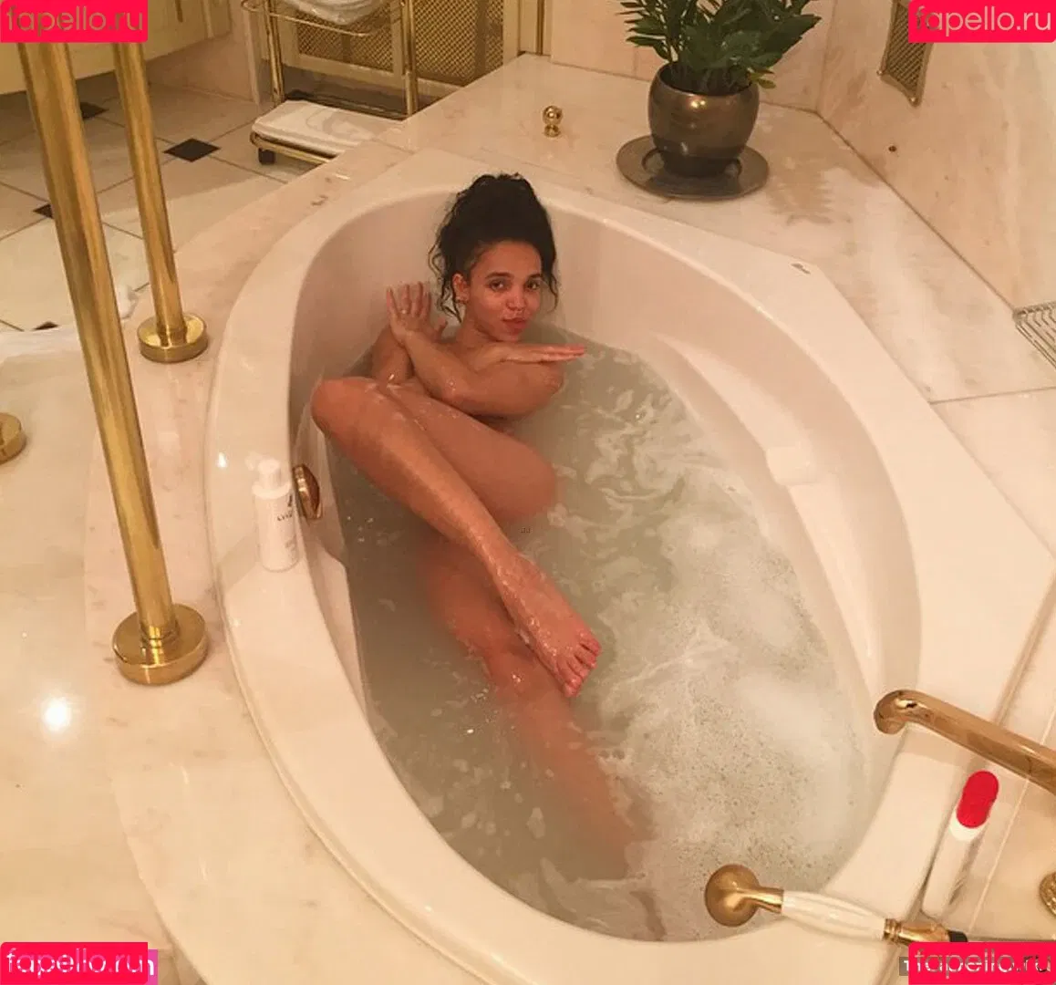 FKA Twigs Onlyfans Photo Gallery 