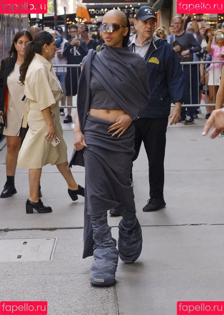 FKA Twigs Onlyfans Photo Gallery 