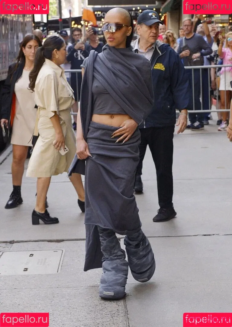 FKA Twigs Onlyfans Photo Gallery 