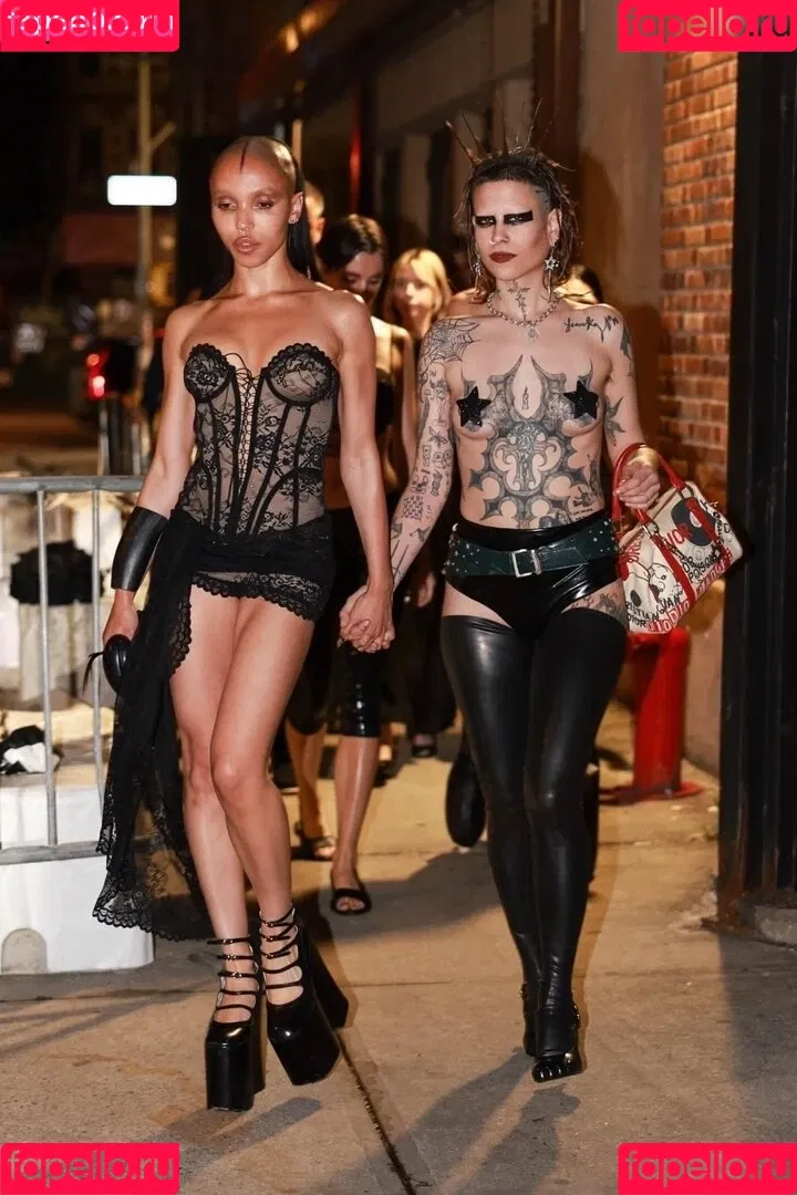FKA Twigs Onlyfans Photo Gallery 