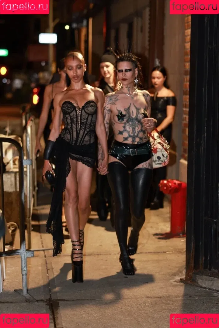 FKA Twigs Onlyfans Photo Gallery 