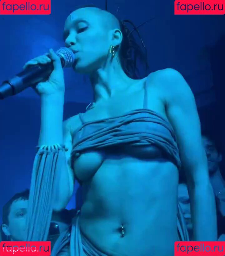 FKA Twigs Onlyfans Photo Gallery 