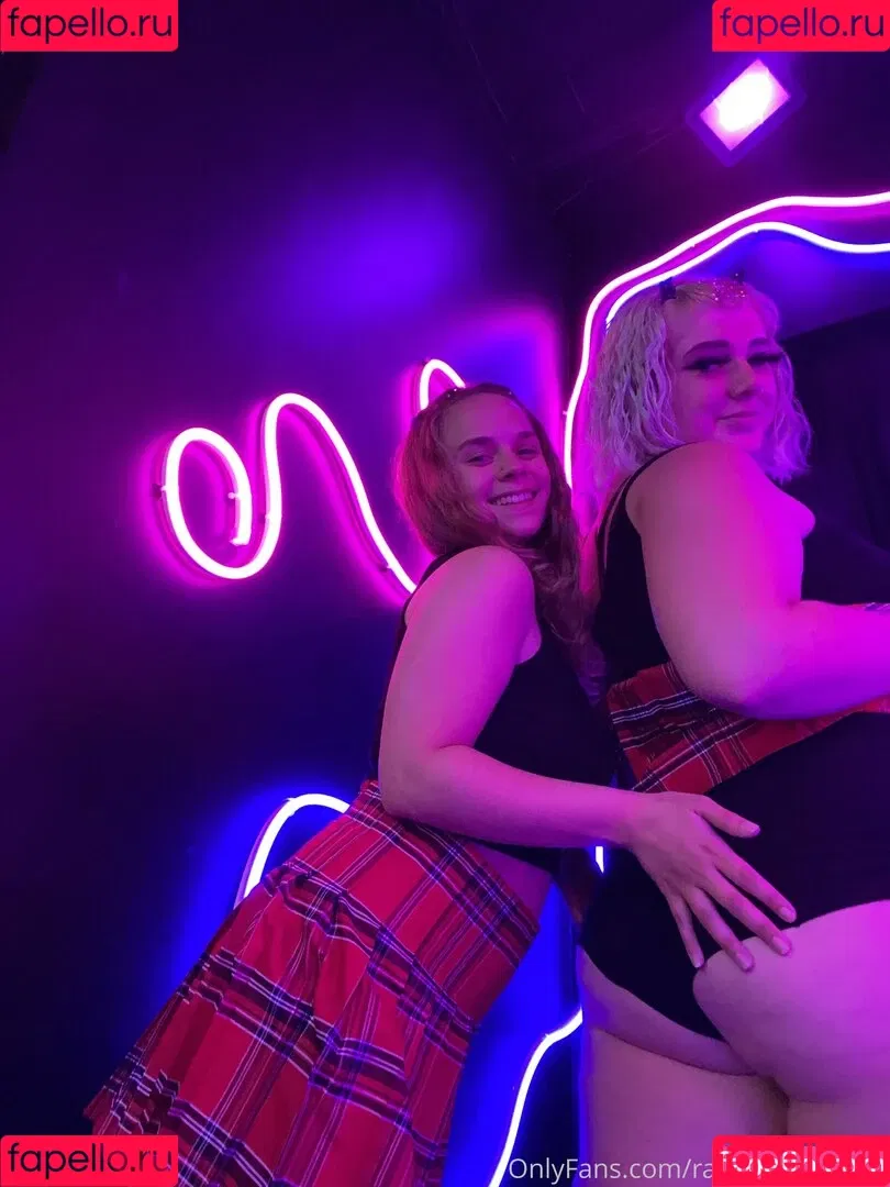 rainbowfundipp Onlyfans Photo Gallery 
