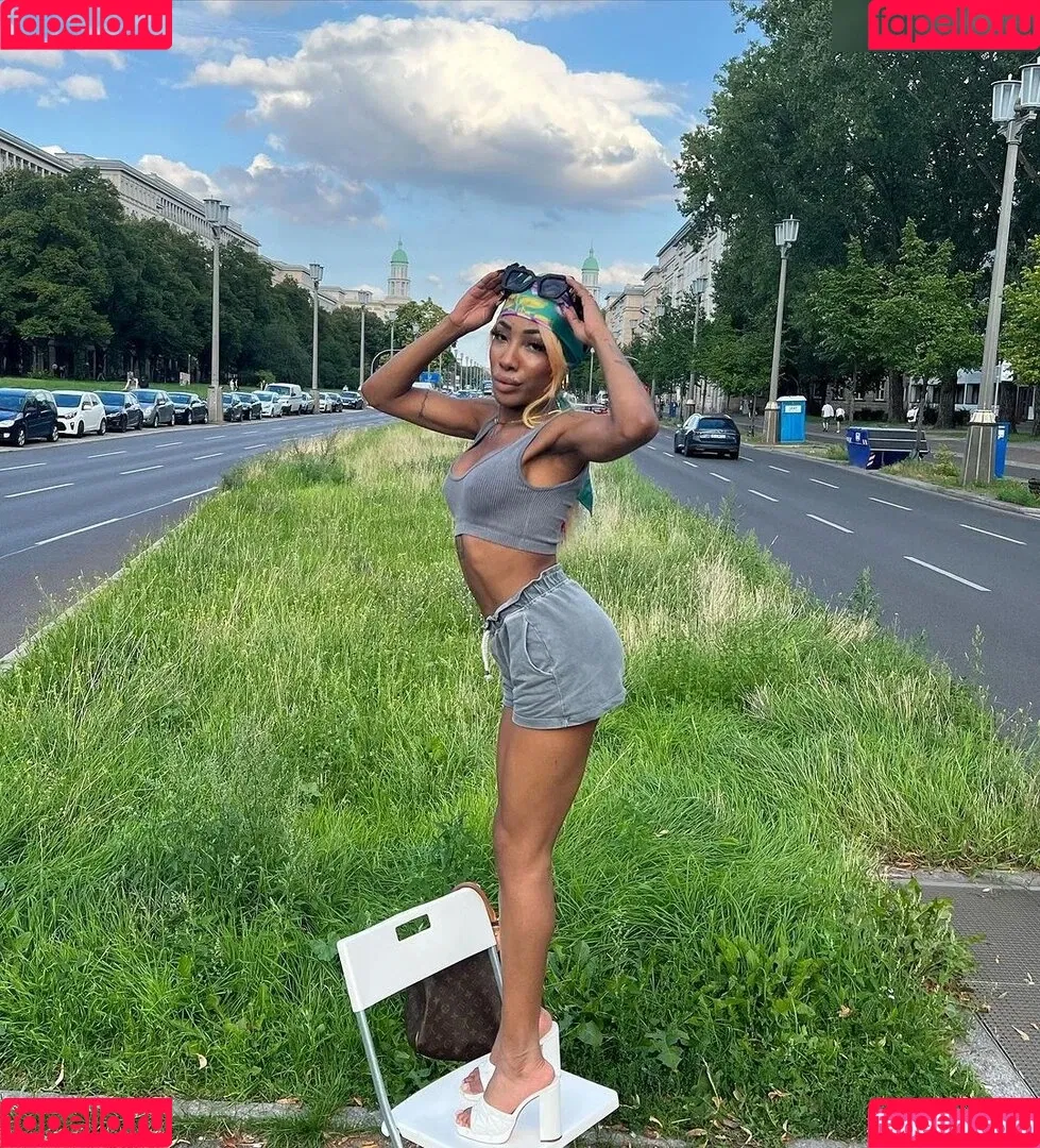 Eunique Onlyfans Photo Gallery 
