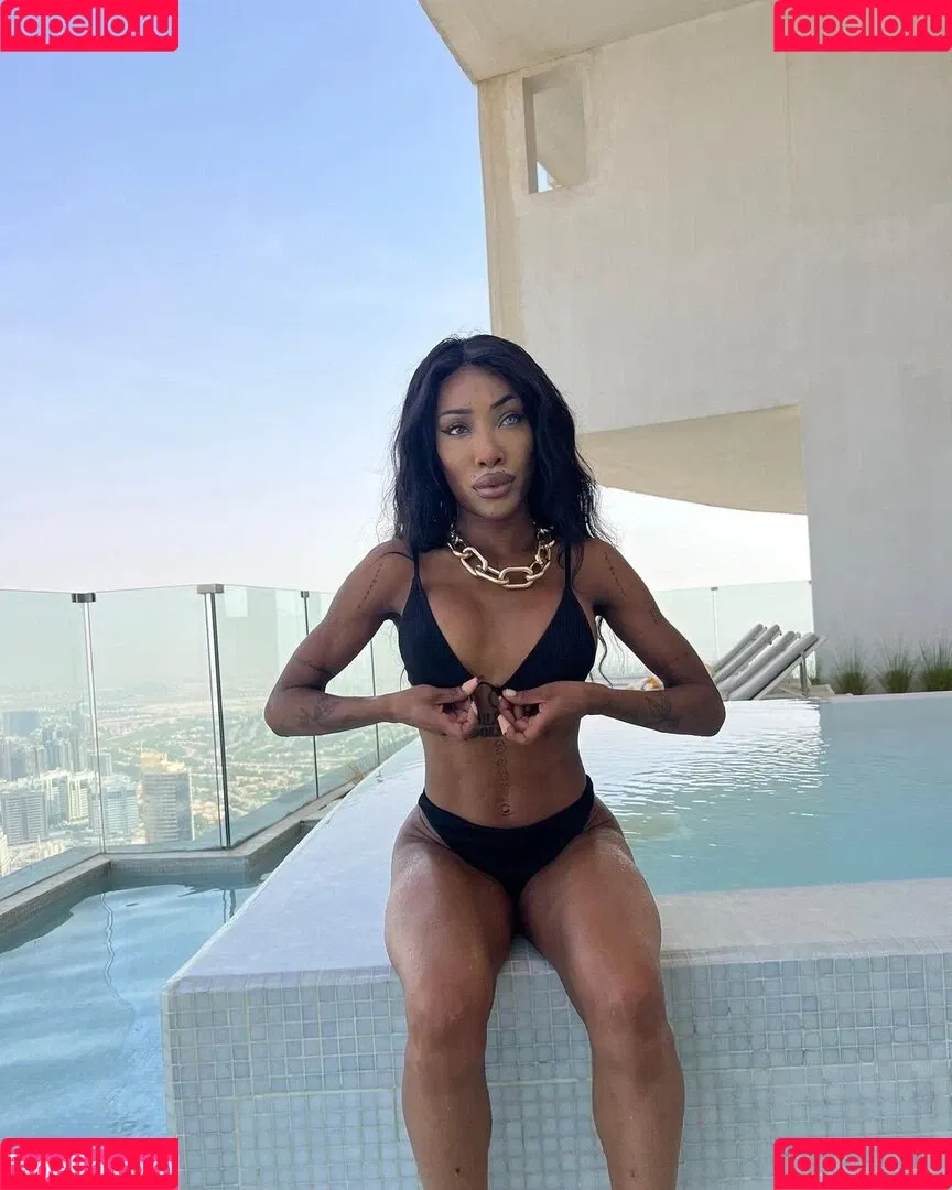 Eunique Onlyfans Photo Gallery 