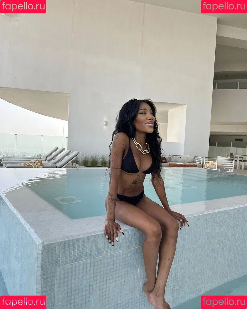 Eunique Onlyfans Photo Gallery 