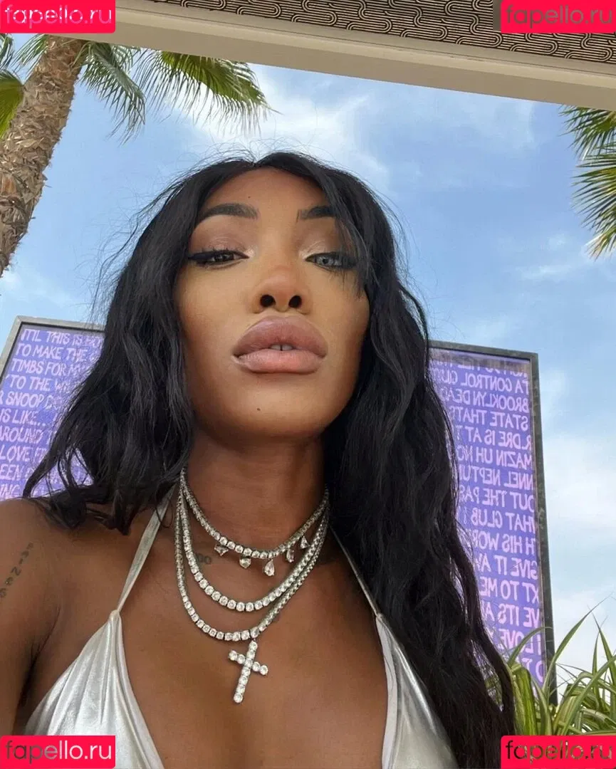 Eunique Onlyfans Photo Gallery 