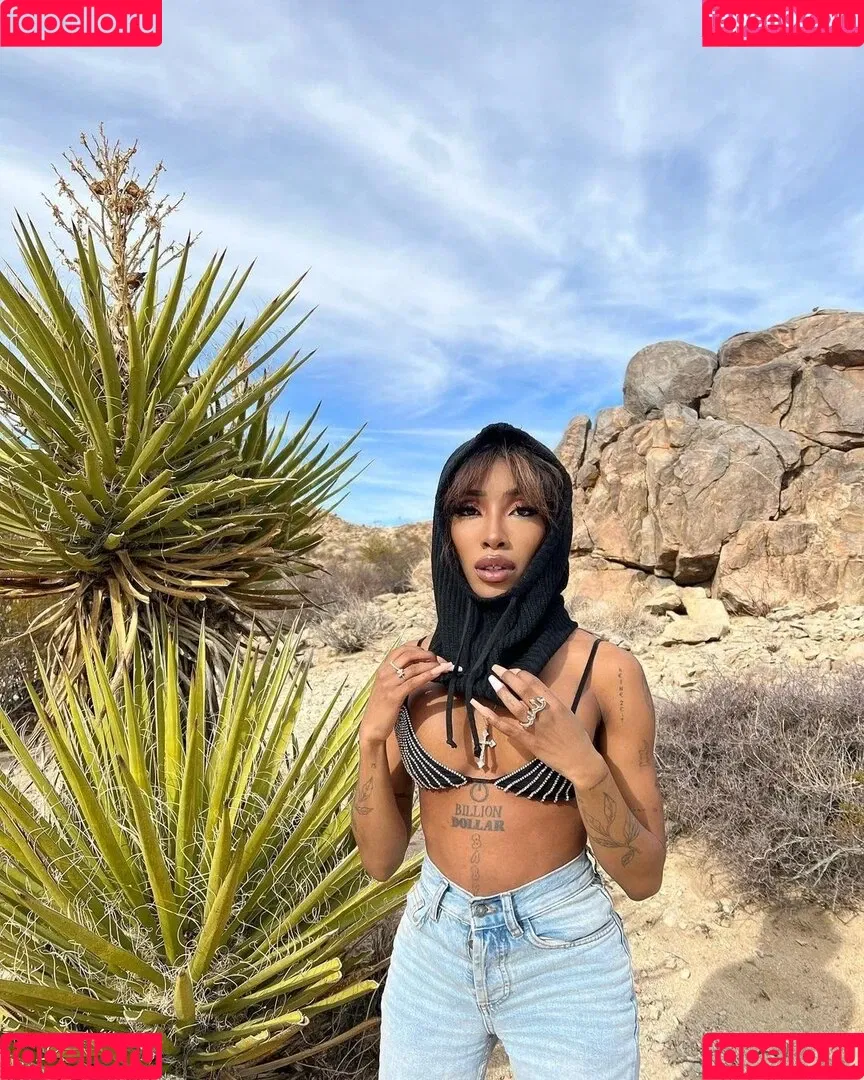 Eunique Onlyfans Photo Gallery 