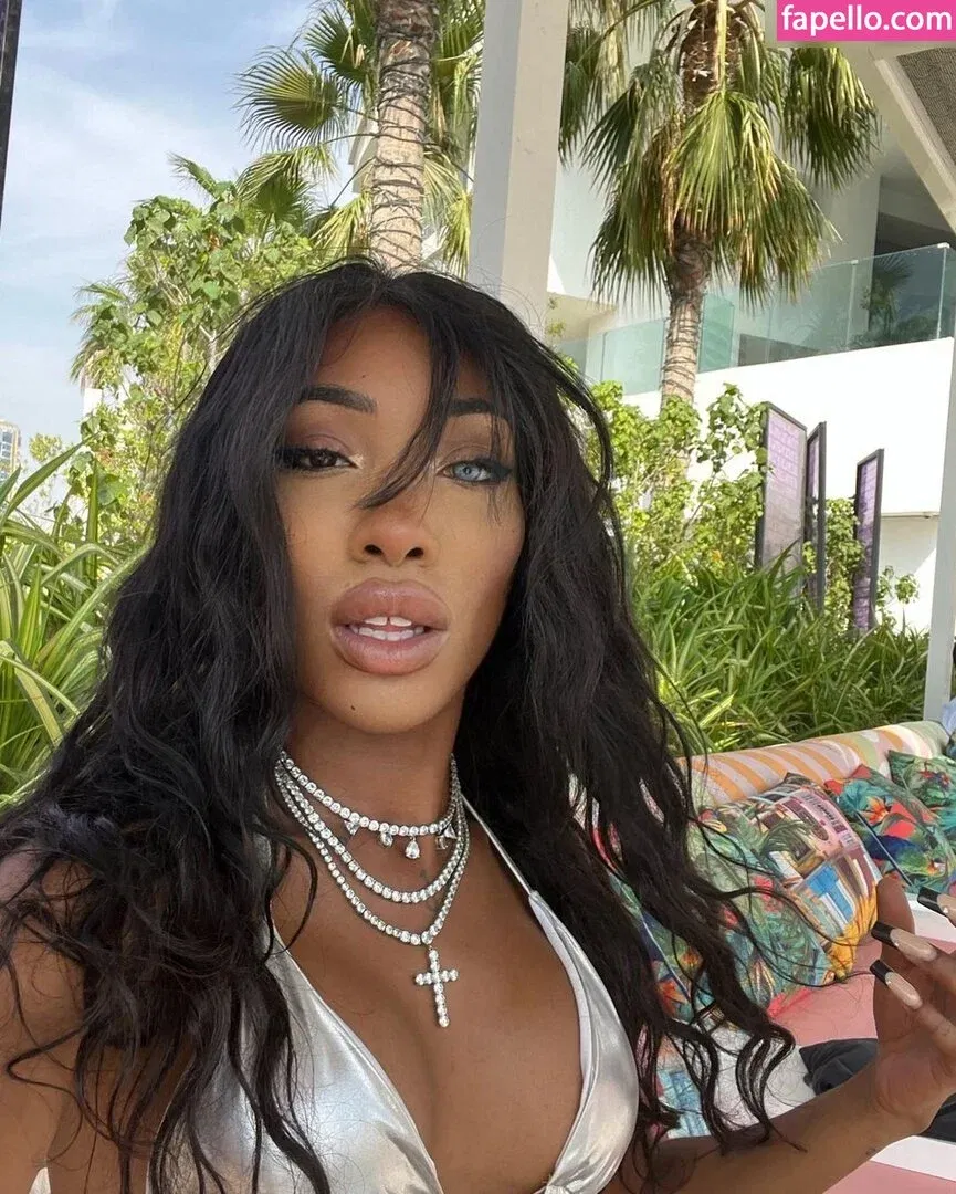 Eunique Onlyfans Photo Gallery 