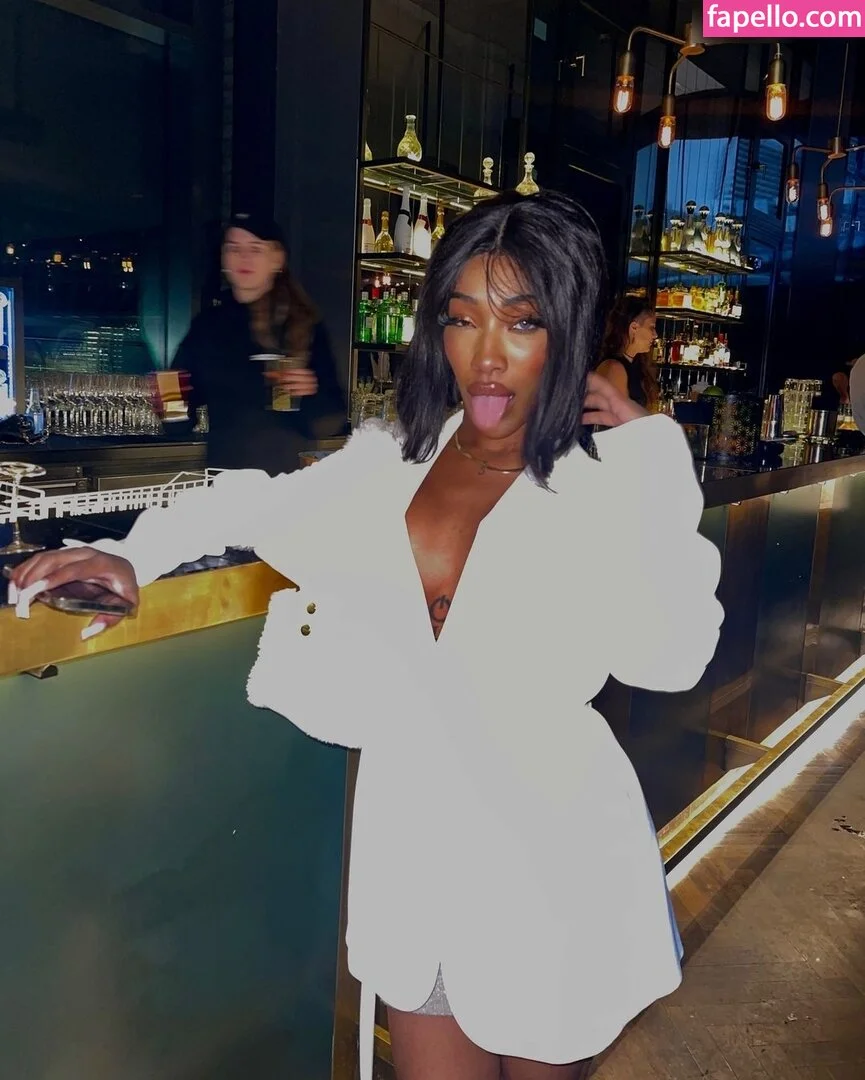 Eunique Onlyfans Photo Gallery 