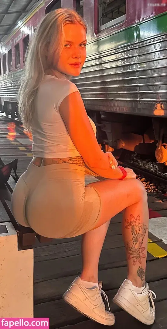 Angelina Mayer Onlyfans Photo Gallery 