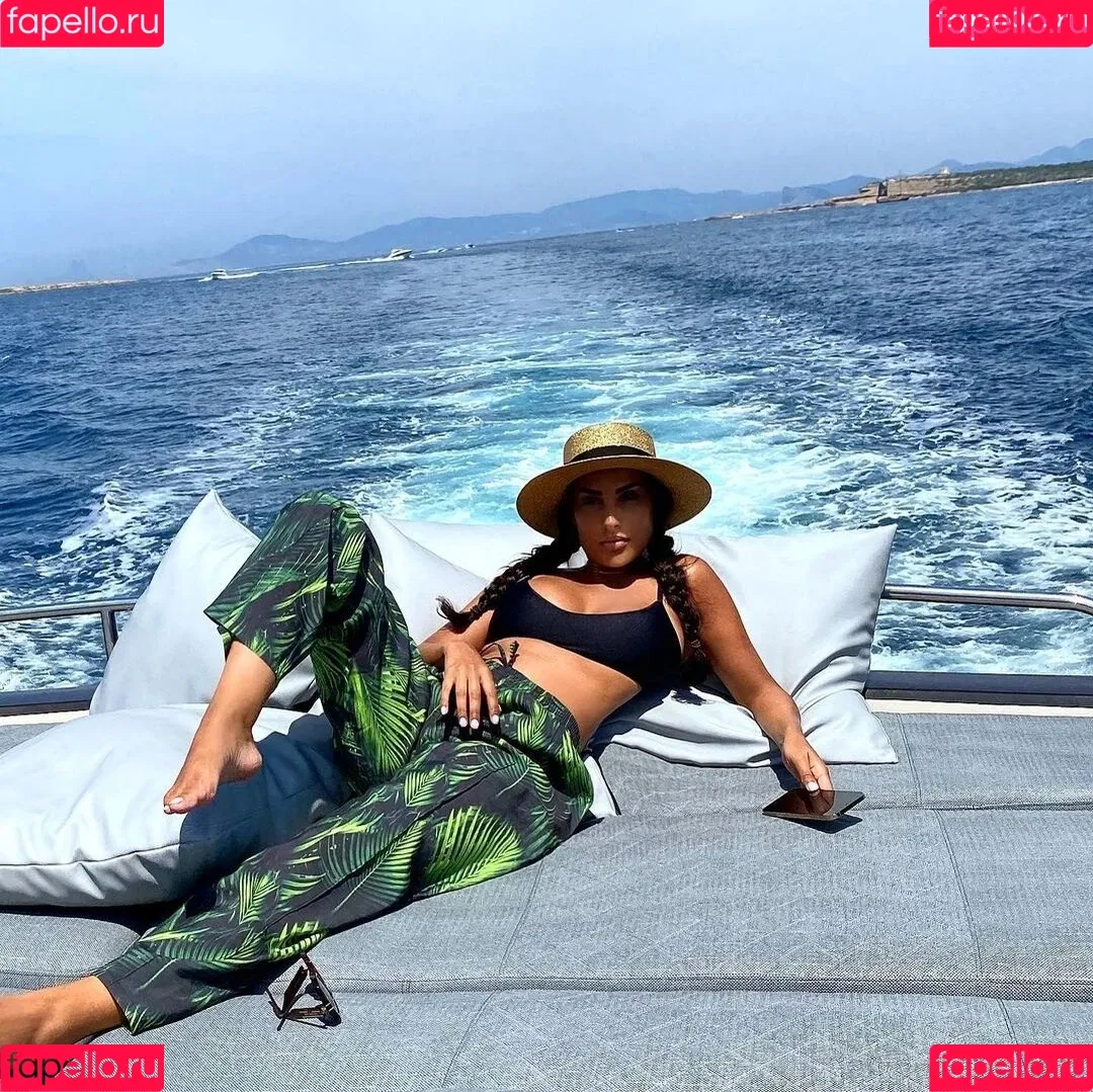 Senna Gammour Onlyfans Photo Gallery 