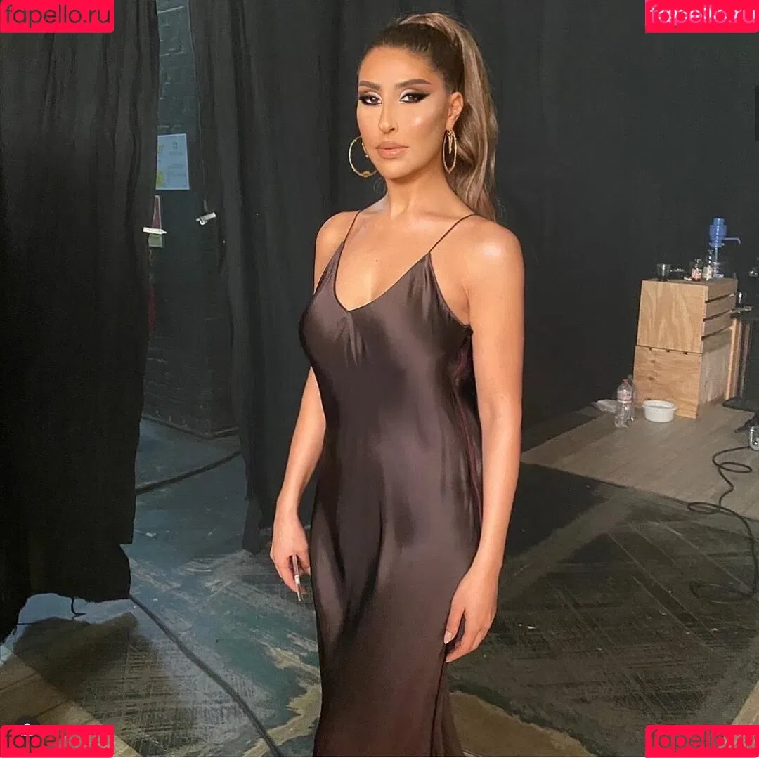Senna Gammour Onlyfans Photo Gallery 